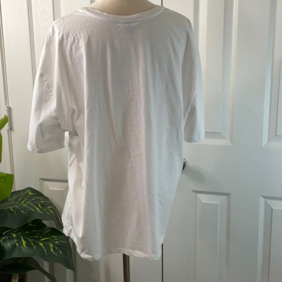 Universal Thread Women's Valentine's Day Oversized
Short Sleeve Graphic Tee XL - Picture 4 of 9